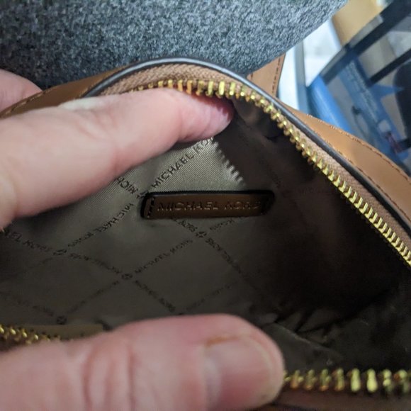 NWT Michael Kors Jet Set Glam Crossbody Oval Bag MK New Brown - Picture 8 of 8